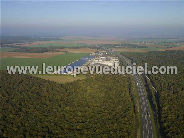 Photo aérienne de Semoutiers-Montsaon