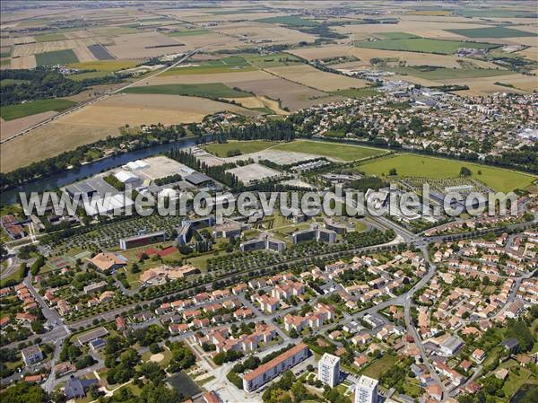 Photo aérienne de Niort