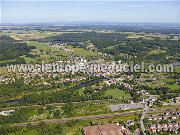 Photo aérienne de Chtel-sur-Moselle