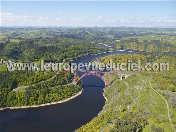 Photo aérienne de Ruynes-en-Margeride