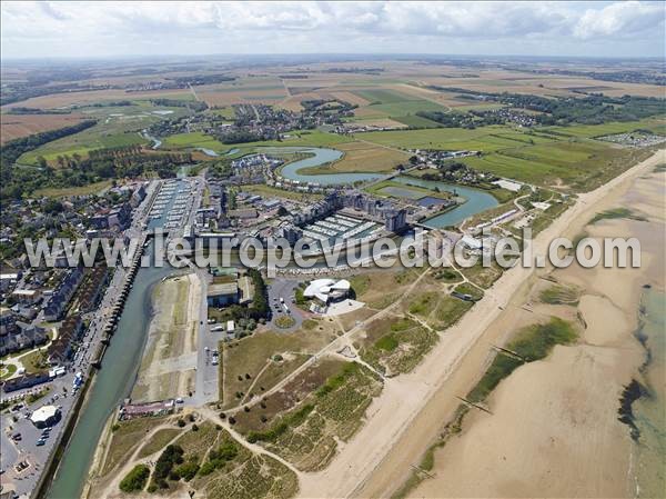 Photo aérienne de Courseulles-sur-Mer