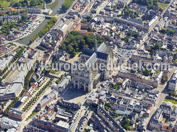 Photo aérienne de Amiens