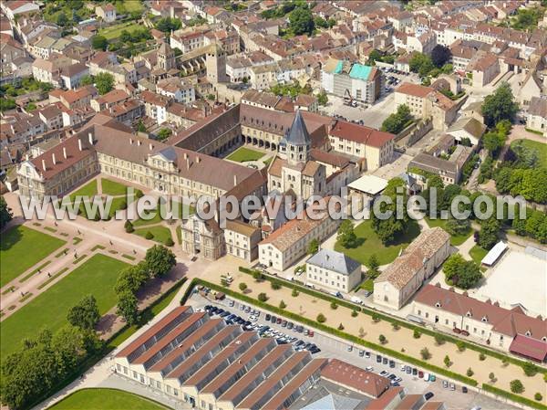 Photo aérienne de Cluny