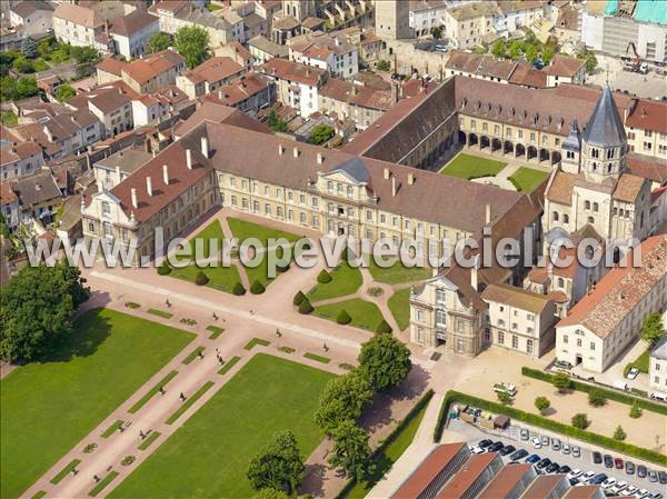 Photo aérienne de Cluny