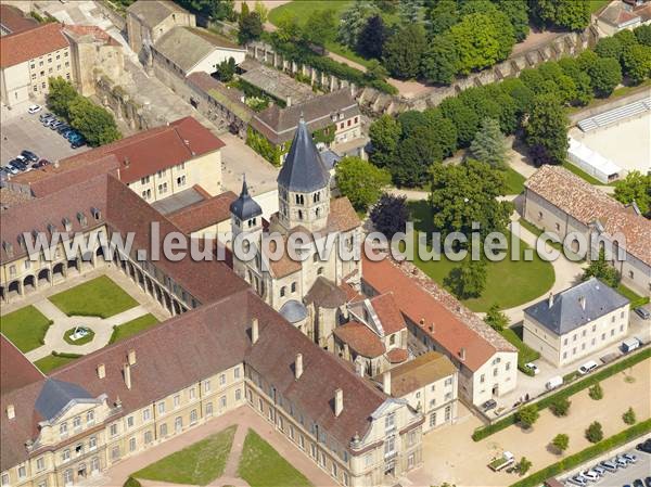 Photo aérienne de Cluny