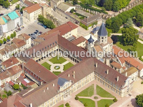 Photo aérienne de Cluny