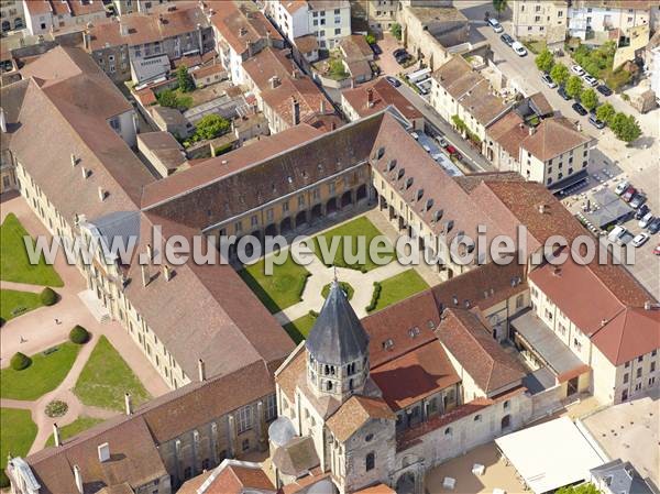 Photo aérienne de Cluny