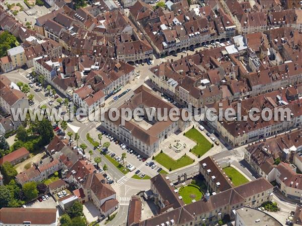 Photo aérienne de Lons-le-Saunier