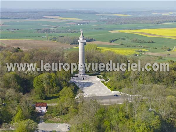 Photo aérienne de Montfaucon-d'Argonne