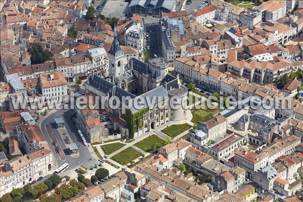 Photo aérienne de Angoulême