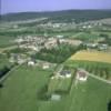 Photos aériennes de "cité" - Photo réf. 059400 - Vue sur le village avec la cité au fond.