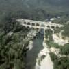 Photos aériennes de "aqueduc" - Photo réf. 2106 - Avec ses 273 mètres de long et 49 mètres de haut, le Pont du Gard est classé au Patrimoine Mondial de l'UNESCO.