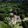 Photos aériennes de "hameau" - Photo réf. 14119 - Au creux des rochers, un hameau.