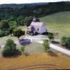 Photos aériennes de "chapelle" - Photo réf. 702226 - La chapelle Sainte-Gertrude est cernée par des champs et la forêt.