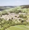 Photos aériennes de Pernand-Vergelesses (21420) - Autre vue | Côte-d'Or, Bourgogne, France - Photo réf. 702554 - Le village entour de collines et de bois.