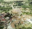 Photos aériennes de "cotes" - Photo réf. 703484 - Le bourg de Fleurey-sur-Ouche, coincé entre la Montagne et les premiers talus des Hautes Côtes, s'étire de part et d'autre de l'Ouche.