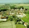 Photos aériennes de "bourgogne" - Photo réf. 703859 - Ancien carrefour entre la Haute-Bourgogne, le Morvan et le Tonnerois, le petit bourg d'Epoisses conserve une longue tradition de passage.