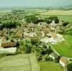 Photos aériennes de "Bourgogne" - Photo réf. 703859 - Ancien carrefour entre la Haute-Bourgogne, le Morvan et le Tonnerois, le petit bourg d'Epoisses conserve une longue tradition de passage.