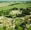 Photos aériennes de "parcs" - Photo réf. 703868 - Ancien carrefour entre la Haute-Bourgogne, le Morvan et le Tonnerois, le petit bourg d'Epoisses conserve une longue tradition de passage.