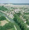 Photos aériennes de "eaux" - Photo réf. 703879 - Les eaux du canal de Bourgogne ondoient sous le passage des embarcations de plaisances.