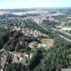 Photos aériennes de Clamecy (58500) | Nièvre, Bourgogne-Franche-Comté, France - Photo réf. 719049 - Vue d'ensemble du village entour par les bois du Morvan et travers par La Nivre