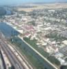 Photos aériennes de "deux" - Photo réf. 719208 - Le canal de Bourgogne séparant les deux parties de la ville