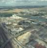 Photos aériennes de "voie" - Photo réf. 719480 - La zone industrielle longe par la voie ferre