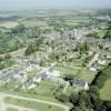 Photos aériennes de "avec" - Photo réf. 719582 - Village du Finistre avec l'glise Saint-Ronan, difie de 1420  1480, et la chapelle du Pnity, attenante  l'glise, abritant le Gisant de Saint-Ronan