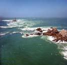 Photos aériennes de Plogoff (29770) - Autre vue | Finistère, Bretagne, France - Photo réf. 719659 - Au large de la pointe du Raz, le phare.