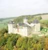 Photos aériennes de Manderen (57480) | Moselle, Lorraine, France - Photo réf. 780560 - Le château, imposante forteresse du XVe siècle, dominant le Luxembourg et l'Allemagne, était le quartier général du fameux Duc de Malbourck.