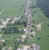 Photos aériennes de "tout" - Photo réf. 10023 - Village frontalier tout en longueur.