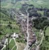 Photos aériennes de "vallée" - Photo réf. 11868 - Village encastré dans une vallée.