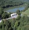 Photos aériennes de "Auberge" - Photo réf. 13323 - On aperçoit l'Auberge du lac.