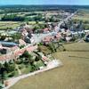  - Photo réf. 14972 - Aux avant-postes du Morvan, La Roche est un gros bourg qui a su rsister  l'usure du temps.