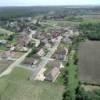 Photos aériennes de "AVEC" - Photo réf. 15816 - En pleine campagne, aux portes de la Cte-d'Or, Abergement-la-Ronce cultive avec coquetterie et bonheur sa vocation rsidentielle.