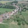 Photos aériennes de "(nord)" - Photo réf. 15851 - A une demi-douzaine de kilomètres au nord-est de Dole, Châtenois bénéficie d'un beau patrimoine.