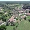 Photos aériennes de Falletans (39700) - Autre vue | Jura, Franche-Comté, France - Photo réf. 16405 - Sur le revers occidental d'un coteau, entre la rive gauche du Doubs et la fort de Chaux, le village offre un cadre de vie agrable.