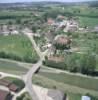 Photos aériennes de "canal" - Photo réf. 16438 - Aux portes de Dole et sur la rive droite du canal Freyssinet se trouve le village.