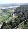 Photos aériennes de "monde" - Photo réf. 16947 - Il fût longtemps le plus long pont suspendu du monde.