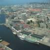 Photos aériennes de "Quartier" - Photo réf. 17440 - Entre le port et la ville, le quartier constitue la ville basse.