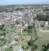 Photos aériennes de "vieux" - Photo réf. 17824 - L'glise Saint-Nicolas et le centre bourg avec,  gauche le vieux Vihiers