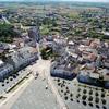 Photos aériennes de "nicolas" - Photo réf. 17832 - La place Charles de Gaulle identifable  son soleil, et l'glise Saint-Nicolas.