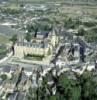 Photos aériennes de "tours" - Photo réf. 18207 - Le château et ses tours rondes du XVè et XVIè fait aujourd'hui office d'hospice.