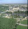 Photos aériennes de "dominé" - Photo réf. 18210 - Le château domine le Loir et à gauche, le quartier Saint-Léonard.