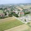 Photos aériennes de Pluvet (21110) - Autre vue | Côte-d'Or, Bourgogne, France - Photo réf. 18760 - L'église et le cimetière, à la sortie du bourg.