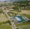 Photos aériennes de "agricole" - Photo réf. 20383 - L'ancien petit bourg agricole de Fain-lès-Montbard a fait place à un village dynamique où les projets foisonnent.