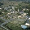 Photos aériennes de "avec" - Photo réf. 21275 - Joli bourg avec ses maisons blanches aux toits d'ardoise, La Grande-Verrire rve de crer un village dcouverte pour sduire les touristes.