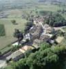 Photos aériennes de "village" - Photo réf. 21278 - Le chteau de Byonne  l'entre du village.