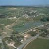 Photos aériennes de "étang" - Photo réf. 21626 - Née en 1971 de la fusion avec Bourgneuf-Val-d'Or, Mercurey respire le calme et la prosperité.