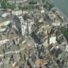 Photos aériennes de "monument" - Photo réf. 21672 - La cathédrale s'appuie sur les vieux murs romains. Ele est classée Monument Historique dans son intégralité.